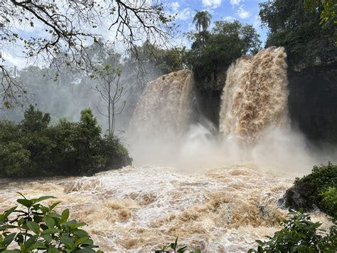 Las Cataratas Del Iguaz Exuberantes Por Aumento Extraordinario De