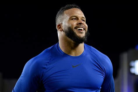 La Rams Dt Aaron Donald Named Pffs Defensive Player Of The Year