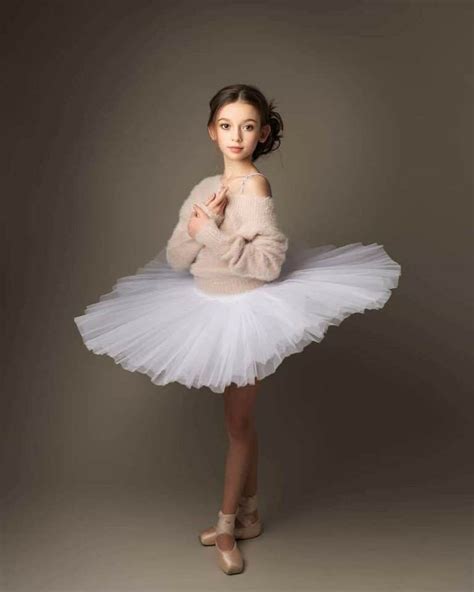 5 most popular ballet poses for pictures – Artofit