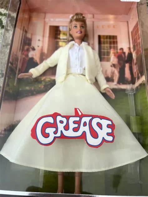 2004 POUPÉE GREASE Barbie Sandy Olsson Olivia Newton John mattel jaune