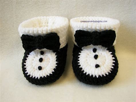 Ravelry Tuxedo Baby Booties Pattern By Sara Ayers