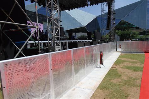 Aluminum Safety Concert Crowd Control Barrier Stage Barrier For Sale