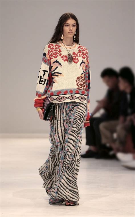 Туфли-пуанты, сумка-зеркало, купальник как у Мэрилин Монро и еще 15 ...