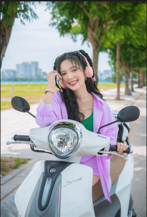 Dàn hot girl thế hệ mới của vũ trụ VTV đi xe gì