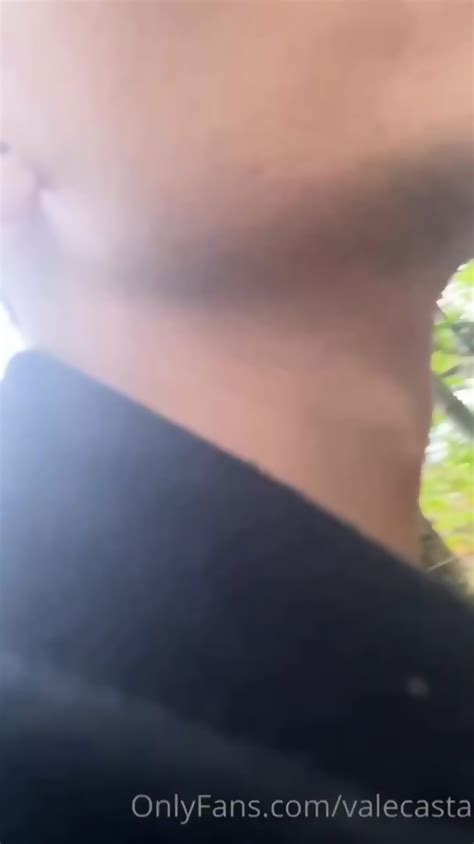 Latina Goes Into The Woods And Plays With A Dildo 1080p Mp4