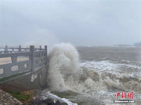 受台风“圆规”影响 海口多路段出现海水倒灌 搜狐大视野 搜狐新闻