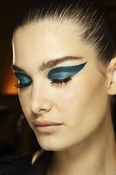 Pat Mcgraths Most Mesmerising Beauty Looks Catwalk Makeup Fashion