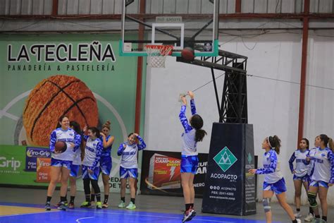 Santa Tecla Básquetbol on Twitter Salen a calentar nuestras invictas