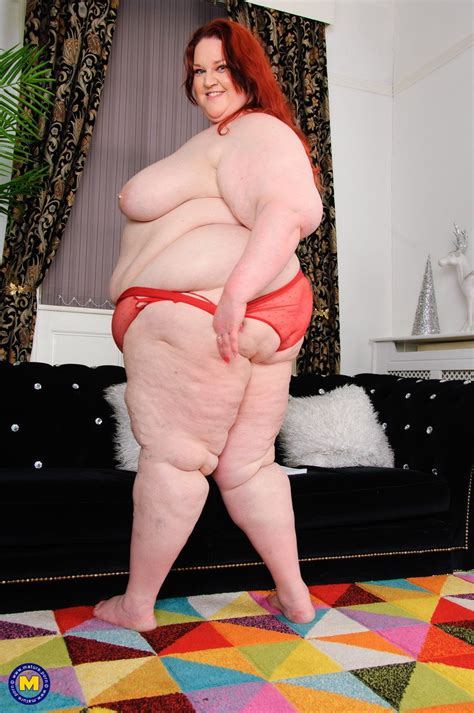 Naughty BBW Missy Spreads Her Legs And Masturbates With A Huge Dildo 14 Photos