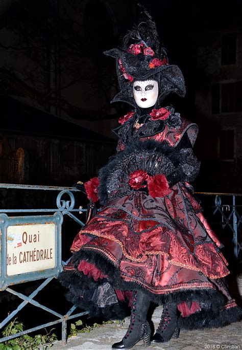 Karine costumée au carnaval vénitien d Annecy en février 2018