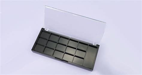 15 Wells Eyeshadow Palette With Clear Lid Zmic