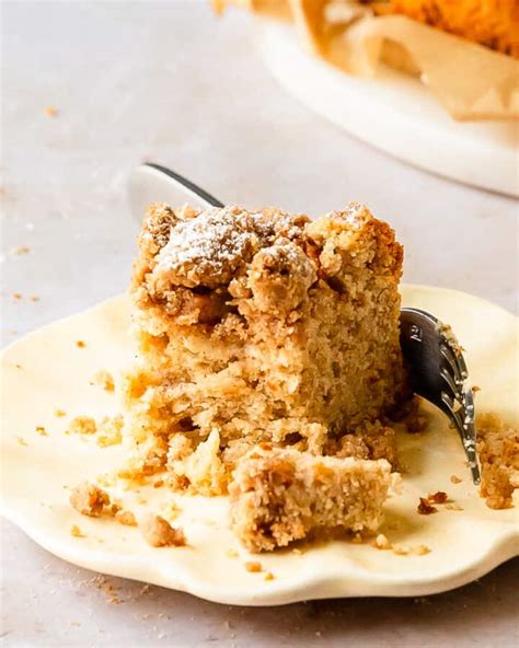 Apple Crumble Cake (Easy Apple Crumb Cake) - Olives + Thyme