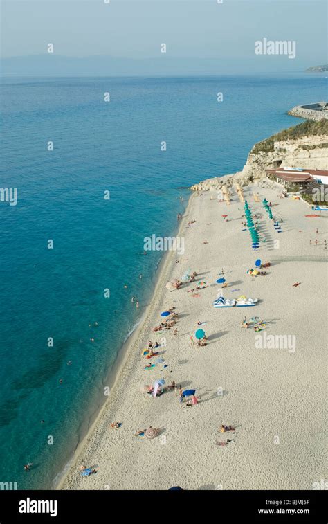 Italien Kalabrien Tropea Blick Von Oben Auf Sandstrand Italy