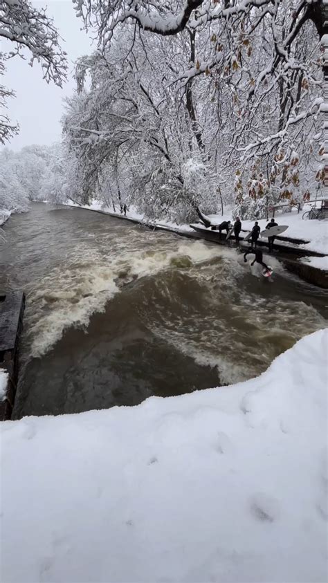 Record breaking snowfall in Munich : r/SweatyPalms
