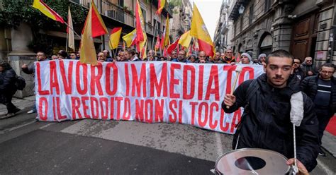 Stop Rdc Proteste A Palermo E Napoli Non Toccatelo O Dateci Un