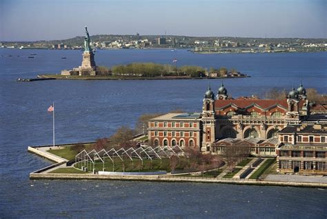 Ellis Island Visitez Une Des îles Les Plus Célèbres Des États Unis