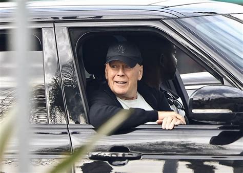 Bruce Willis fans gasp over ailing star's sudden change in appearance ...