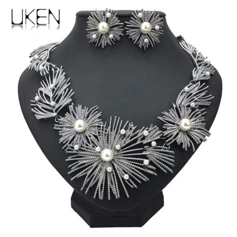 Imitatie Parel Grote Bloem Statement Ketting Set Vrouw Wedding Set