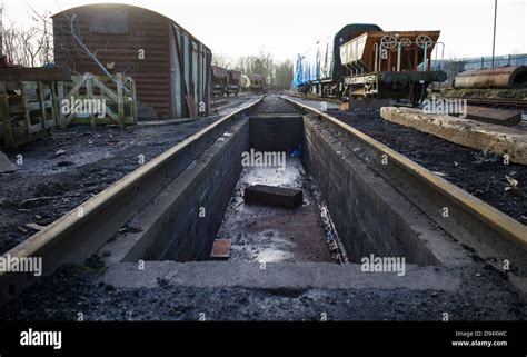 Train Inspection Pit Hi Res Stock Photography And Images Alamy