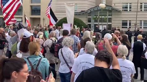 Berlin Schaltet Im Demo Streit Oberverwaltungsgericht Ein Oe At