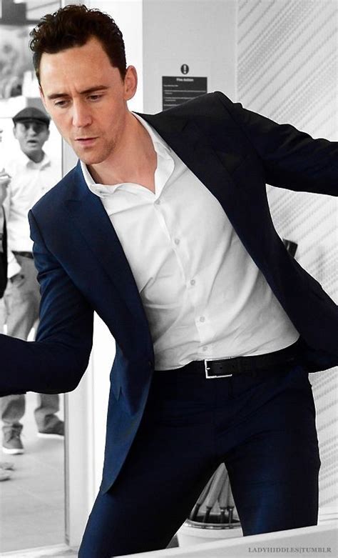 Best Tom Hiddleston Shows Off Naked Butt In Crimson Peak Thinks More Men Should Strip Down