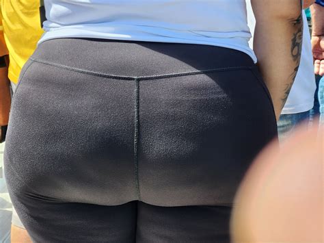 Out In The Wild BBW Massive Ass On Latina MILF Spandex Leggings Yoga Pants Forum