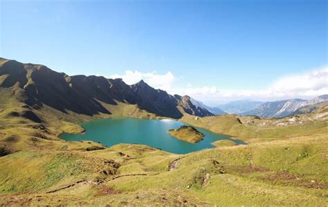 Premium Photo Turquoise Alpine Lake In Sunny Day