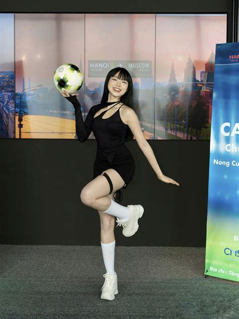 Điêu đứng với nhan sắc vạn người mê của dàn hot girl Nóng cùng World