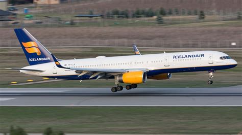 Icelandair Getting Close On Boeing 757 Replacement Plans