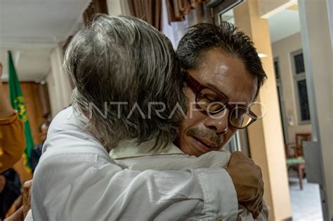 Sidang Vonis Aktivis Lingkungan Karimunjawa ANTARA Foto