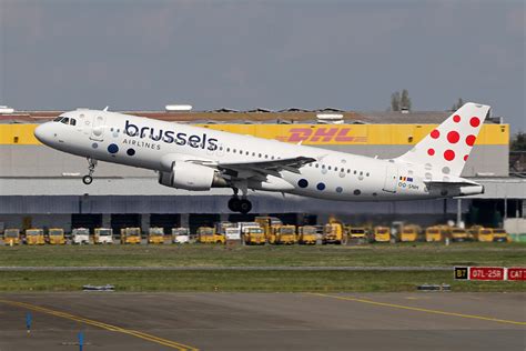 OO SNH Airbus A320 214 BrusselsAirlines New Cs Brussel20 Flickr