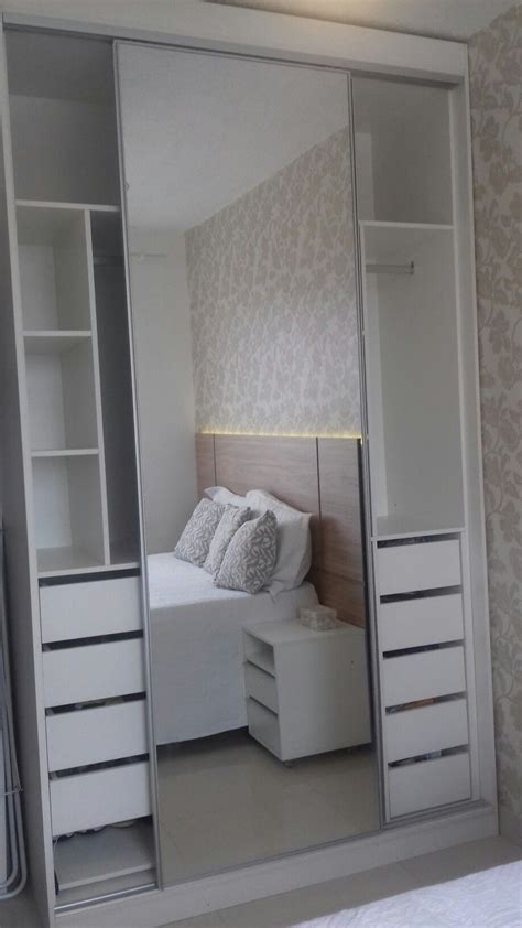 Pin De Allison Em Closets Decora O Da Cama Design De Interiores