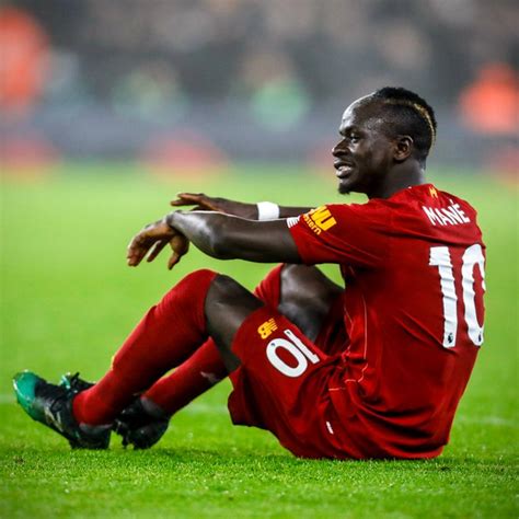 Pouss Vers La Sortie Sadio Man Part Au Bras De Fer Avec Le Bayern