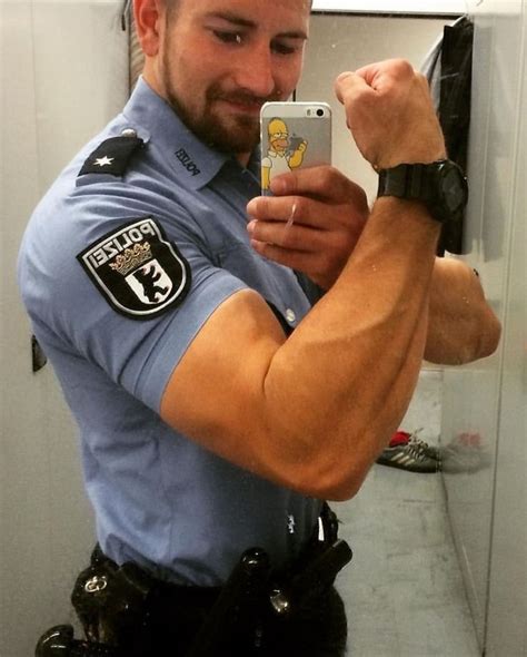 Pin Auf Hot Cops M Nner In Uniform M Nner Uniform