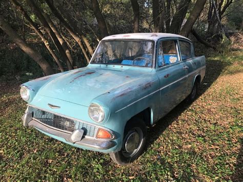 Harry Potter Flying Ford Anglia In 2020 Ford Anglia Harry