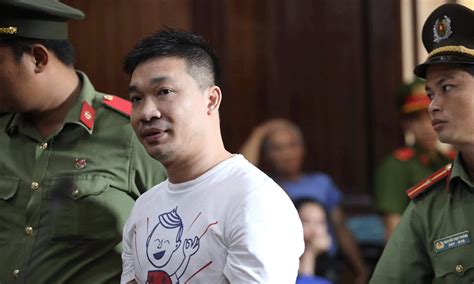 Hot girl Ngọc Miu nước mắt ròng ròng khi đối mặt 20 năm tù trùm ma túy Văn Kính Dương bị đề