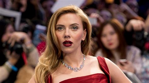 When Is Scarlett Johansson Getting Married? Sounds Like the Wedding’s ...