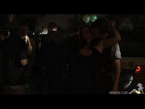Dani Jensen Pelirroja follada en la fiesta de cumpleaños XVIDEOS