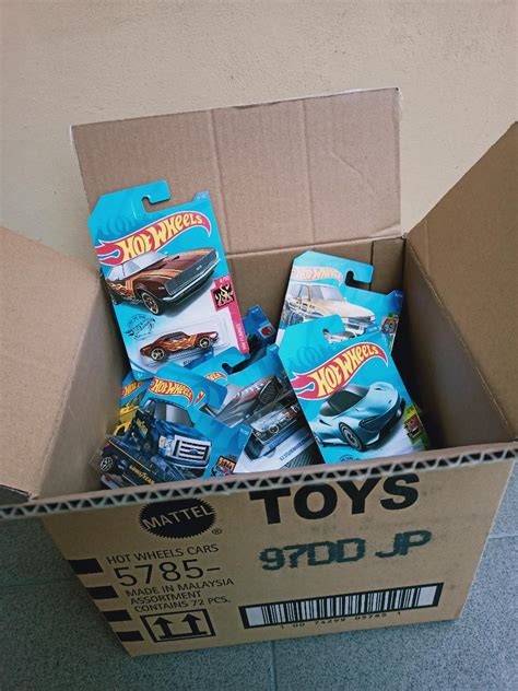 Hot Wheels Mattel Krabice Mix Aut Ek Uvnit V E Nov Aukro