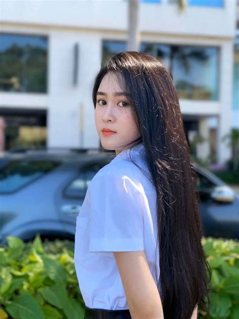 Ngắm dàn hot girl xinh đẹp nổi bật nhất năm P Báo Dân trí