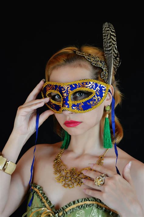 Why these professional hairstyles for women are making comebacks 2