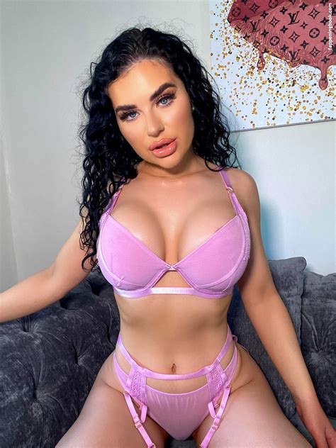 Lizzieuk Lizalizzieelizabeth Nude OnlyFans Leaks Fappening FappeningBook