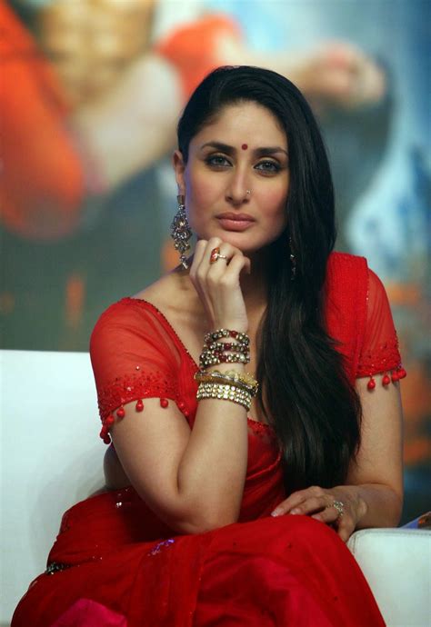 High Quality Bollywood Celebrity Pictures Kareena Kapoor Super Sexy Skin Show In Red Saree At