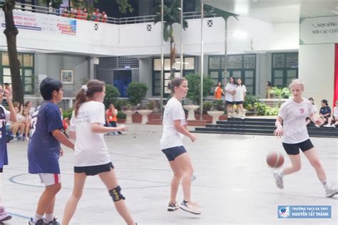 Giao H U B Ng R C Ng O N Tr Ng Frederiksborg Gymnasium Gay C N V H I H P