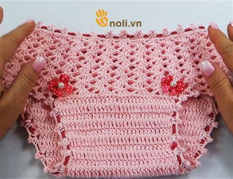 Học cách móc bikini cho bé yêu tự tin vui đùa sóng biển