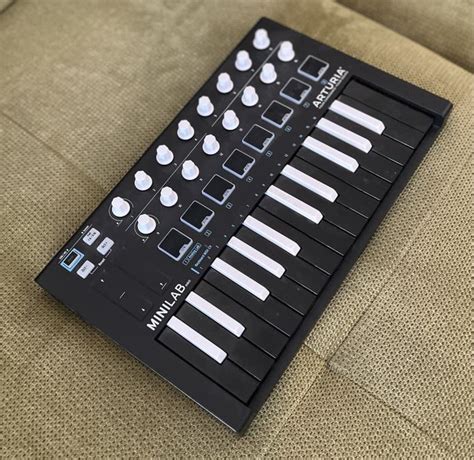 Arturia Minilab Mkii Black Inverted Midi Kontroler Top Stanje