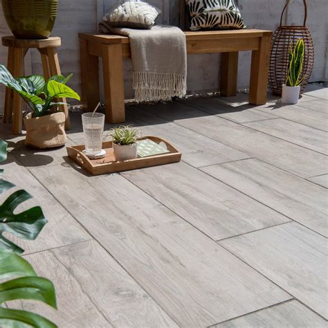 Nebraska Maple Wood Effect Outdoor Porcelain Paving Slab Tile