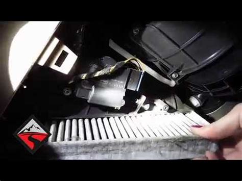 How To Remove The Cabin Air Filter 04 10 VW Touareg - YouTube