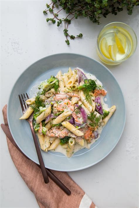 Cremet pasta med røget laks Opskrift RetNemt