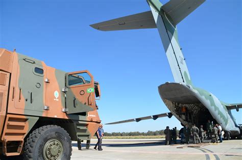 Operação ZEUS Aerotransportabilidade do ASTROS II no KC 390 Tecnodefesa